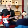 Thomas Dirr, 55, ist seit Jahresbeginn Leiter der Musikschule Weißenhorn. Der Bassist ist auch als aktiver Musiker in der Region bekannt, in seiner neuen Funktion gibt er weiterhin an zehn Stunden pro Woche Unterricht.  	