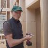 Günther Wolffs Leidenschaft ist der Werkstoff Holz. Er sei traditionell und gleichermaßen innovativ, betont er.