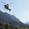 Ein 58-Jähriger kam bei einem Bergunfall im Oberallgäu ums Leben. Auch ein Rettungshubschrauber war bei der Suche nach dem Mann beteiligt.