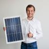 Christofer Csernik hat mit 30 Jahren die Photovoltaikfirma enerix im Landkreis Aichach-Friedberg gegründet. Sein Blick auf die Zukunft der Branche ist positiv.
