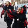 Mehrere Tausend Besucherinnen und Besucher säumten die Straßen, um mit dem Kötzer Narren Club Fasching zu feiern.