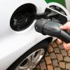 Die Zahl der Elektroautos hat sich im Augsburger Land mehr als verdoppelt.