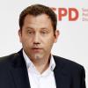SPD-Chef Lars Klingbeil will vor allem die Mineralölkonzerne als Krisen- und Kriegsgewinner besteuern.