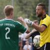 Vor allem bei Standardsituationen müssen Landsbergs Keeper Tobias Heiland und seine Vorderleute (links Julian Birkner) aufmerksam sein. 