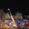 112 Feuerwehrleute kämpfen in Bellenberg gegen die Flammen.