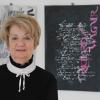 Barbara Quintus, Dozentin für klassische und freie Schriftgestaltung, stellt im Schulmuseum mit Studentinnen der Meisterschule für Holzbildhauer kalligrafische Werke aus. 	