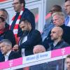 Bayern-Sportvorstand Hasan Salihamidzic (l) und Münchens Vorstandsvorsitzender Oliver Kahn stehen enorm unter Druck.