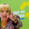 Claudia Roth ärgert sich über die Einstellung des Verfahrens.  