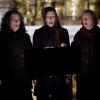 Das Ensemble trinità mit (von links) Claudia Raber, Petra Sofie Klossek und Sara Klein-Schild in der Landsberger Klosterkirche.  	