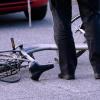 In Gundelfingen hat sich ein Fahrradfahrer bei einem Sturz verletzt. 