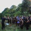 Der Cantemus-Chor bei seinem Sommernachtskonzert in Lektors Garten in
Oberwiesenbach.