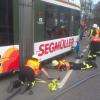 In der Augsburger Remboldstraße ist eine Straßenbahn der Linie 64 entgleist. Es gab zahlreiche Ausfälle und Verspätungen: Es wurde niemand verletzt.