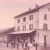 Das heutige Bahnhofsgebäude in Krumbach wurde 1906 gebaut, also 24 Jahre nach er Inbetriebnahme des Abschnitts Günzburg - Krumbach und vier Jahre vor der Einweihung der Strecke in Richtung Mindelheim. Fotos: Stadtarchiv