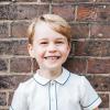 Sein Bruder, Prinz George, der im Sommer sechs wird, steht nach seinem Opa Prinz Charles und nach seinem Vater Prinz William an dritter Stelle in der britischen Thronfolge.