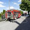 Vier Feuerwehren waren am Samstag wegen einer brennenden Gartenhütte in Großaitingen im Einsatz, um ein Übergreifen der Flammen zu verhindern.