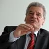 Bundespräsident Gauck empfing Angehörige von NSU-Opfern. Er versprch ihnen seinen persönlichen Einsatz für die Aufklärung der Mordserie.