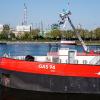 Ein Gas-Transportschiff ankert am Rhein vor dem Werksgelände des Chemiekonzerns BASF. Die Verringerung der Energieabhängigkeit von Russland bedeutet bedeuten «Kosten, die sowohl die Wirtschaft wie auch die Verbraucher spüren».