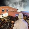 Aus bisher unbekannter Ursache ist das Restaurant Kegel-Casino in Dillingen ausgebrannt. Die Löscharbeiten dauern bis tief in die Nacht an. Ein Einblick in Bildern.