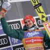 Richard Freitag freut sich über seinen zweiten Platz beim Neujahrsspringen in Garmisch-Partenkirchen.