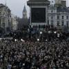 Am Trafalgar Square in London hatte sich eine Menschenmenge versammelt, um der Opfern des Terroranschlags in Westminster zu gedenken.