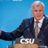 In der CDU wächst Kritik am CSU-Chef Seehofer. Er hate die Flüchtlingspolitik von Kanzlerin Merkel (CDU) für die CDU-Niederlagen bei den Landtagswahlen vom Sonntag verantwortlich gemacht. 