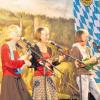 Die Well-Schwestern in Aktion: Burgi, Bärbi und Moni mit ihren Ukulelen am Samstagabend in Biberbach. 