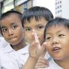 Mit Fotos von thailändischen Waisenkindern warb das Augsburger Kinderhilfswerk erfolgreich um Spenden. 
