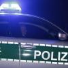 Eine 63-jährige Autofahrerin rammte in Kirchheim leicht alkoholisiert einen zivilen Einsatzwagen der Polizei. Symbolbild