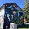 Das Ergebnis eines Graffiti-Projekts schmückt nun die Außenfassade des Jugendzentrum Dasing
