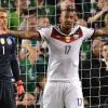 Manuel Neuer und Jerome Boateng wollen mit einem Sieg gegen georgien die EM-Qualifikation der deutschen Nationalmannschaft perfekt machen. Das Spiel wird live von RTL übertragen.