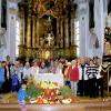 Die Gartenfreunde aus Eching und Kaufering besuchten unter anderem die frisch renovierte Pfarrkirche in Fischbachau. 	