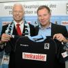 Sportdirektor des TSV 1860 München, StefanReuter (r.)und Deutschland- Geschäftsführer von Trenkwalder, Hermann Mairhofer.
