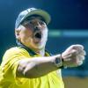 Ist seit kurzem Trainer des argentinischen Erstligavereins Gimnasia y Esgrima: Diego Maradona.