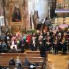 Als Gemeinschaftschor traten die Chorgemeinschaft und der Kinderchor beim Adventskonzert auf: insgesamt 44 Sängerinnen und Sänger in allen Altersklassen