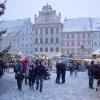 Für den Christkindlmarkt in Landsberg werden unter anderem am Hauptplatz Buden aufgebaut. Dort findet am Montag, 27. November, auch die Eröffnung statt.