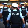 Bei einem Einsatz am Münchner Ostbahnhof sind Polizeibeamte von einer Gruppe Jugendlicher bedrängt worden (Symbolbild).
