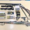 Zwei Gewehre und zwei Pistolen, die sich in einem Waffenschrank befanden, entdeckte die Polizei bei einer Durchsuchung in Ziemetshausen. 