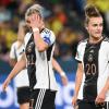 Die Nationalspielerinnen Alexandra Popp (l) und Lina Magull haben in einer Film-Dokumentation die Bedingungen im deutschen Team bei der WM in Australien kritisiert.