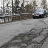 Die Moorenweiser Straße in Geltendorf soll heuer ausgebaut werden. Dies ist eine der Maßnahmen, die den Gemeindesäckel belastet. Kämmerin Rill führt die angespannte Finanzlage auf Versäumnisse in der Vergangenheit zurück. 