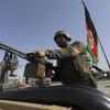 Ein Soldat der afghanischen Armee bewacht einen Kontrollpunkt in der Hauptstadt Kabul.