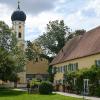 Während der Sommermonate fängt unser Fotograf Peter Fastl Impressionen aus den kleineren Orten und einigen Friedberger Stadtteilen ein. Bei seinen Rundgängen hat er auch Menschen getroffen, die in Schmiechen ihre Heimat gefunden haben.