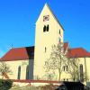 Strahlend weiß zeigt sich die Wallfahrtskirche in Haupeltshofen.