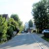 So sieht die ausgebaute Brückenstraße von der Singoldbrücke zur Hauptstraße in Langerringen heute aus. Um die Ausbaukosten streiten sich die Anlieger mit der Gemeinde.