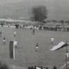 Die ersten Jahre, noch vor Bau des Sportheims: Foto eines Heimspiels des FC Illdorf in den 60er Jahren. 