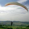 Ein Gleitschirm-Flieger ist im Ostallgäu schwer verunglückt.