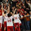 Begeistert feiern Fans und Fußballer von Türk GB Günzburg den Einzug in die Endrunde um die Futsal-Kreismeisterschaft. Der Kreisklasse-Spitzenreiter kam bei der Vorrunde in Günzburg verdient weiter, hatte in manchen Situationen aber auch das Glück des Tüchtigen auf seiner Seite.