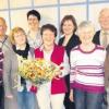 Der wiedergewählte Vorstand der Singgemeinschaft Tiefenbach. In der Mitte (mit Blumenstrauß) Vorsitzende Margaretha Holl. 