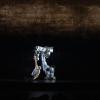 Nun tanzen sie auch noch: Ein Künstler mit einem Roboter des Technologieunternehmens ABB bei der Eröffnungsfeier der Hannover Messe 2019. 