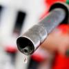 Hohe Benzinpreise ziehen Verbrauchern weiterhin das Geld aus der Tasche. Oliver Berg dpa