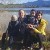 Familie Wiegert (von links Jeanero, Mario, Jerome und Irina) am Weißensee bei Füssen.